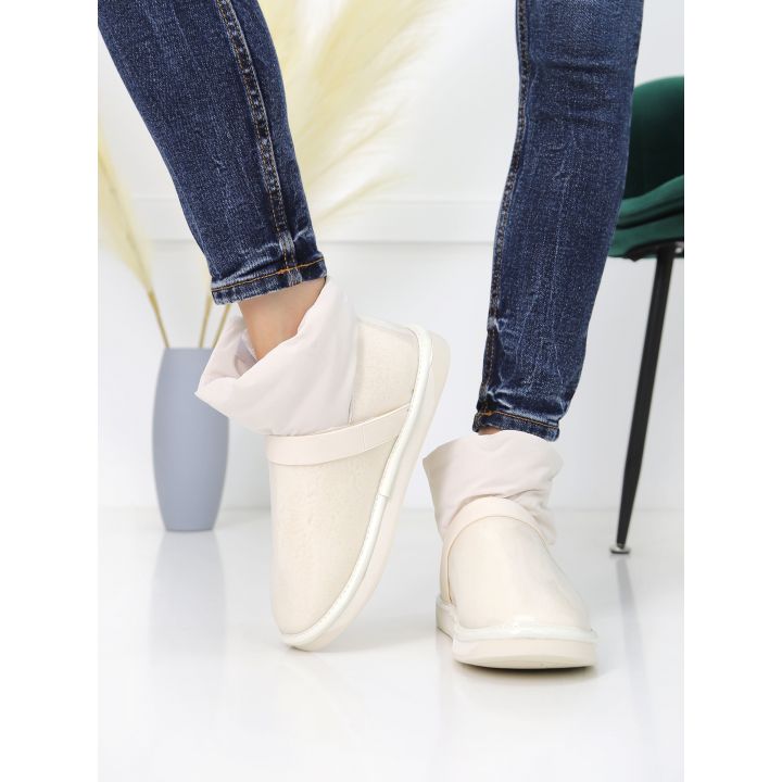 Clear Quilty Boot White